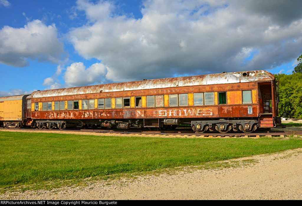 Royal American Shows ex Pullman Glen Alta (6-3 sleeper) 